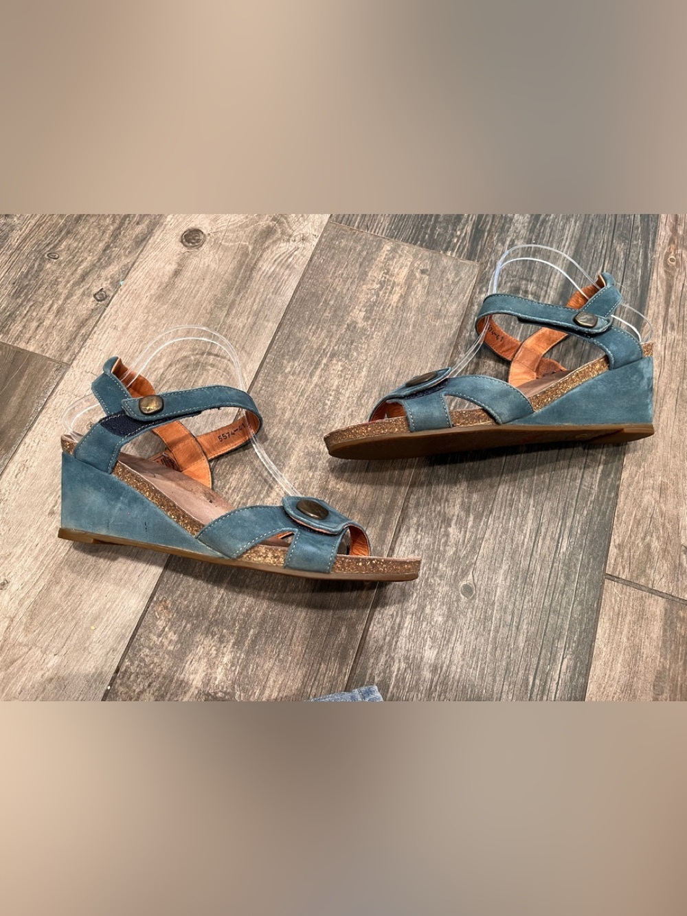 Taos Carousel wedge sandal adjustable hook-and-loop straps Teal  Sz 10- 10.5/ 41